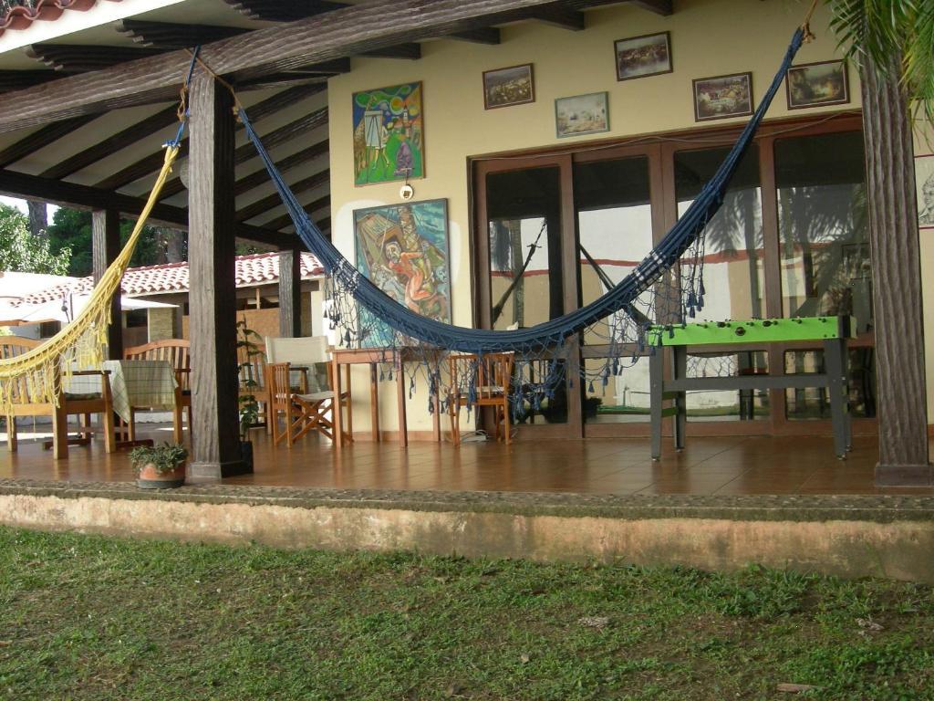 Hostal Los Aventureros Санта-Крус-де-ла-Сьерра Экстерьер фото