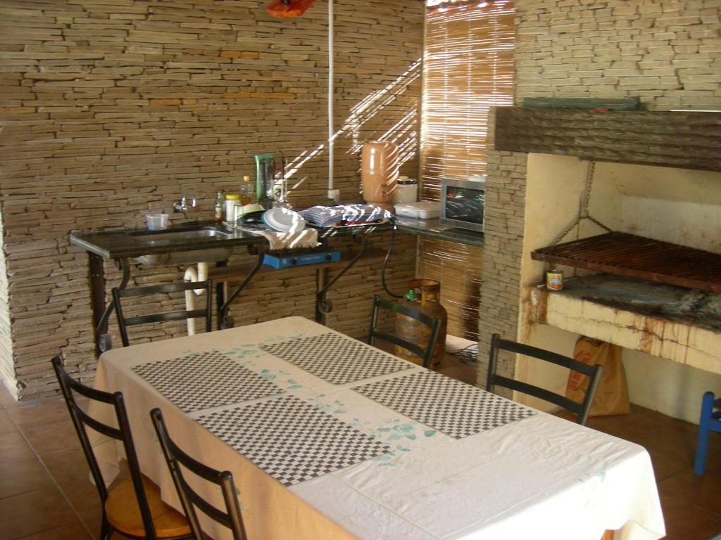 Hostal Los Aventureros Санта-Крус-де-ла-Сьерра Экстерьер фото