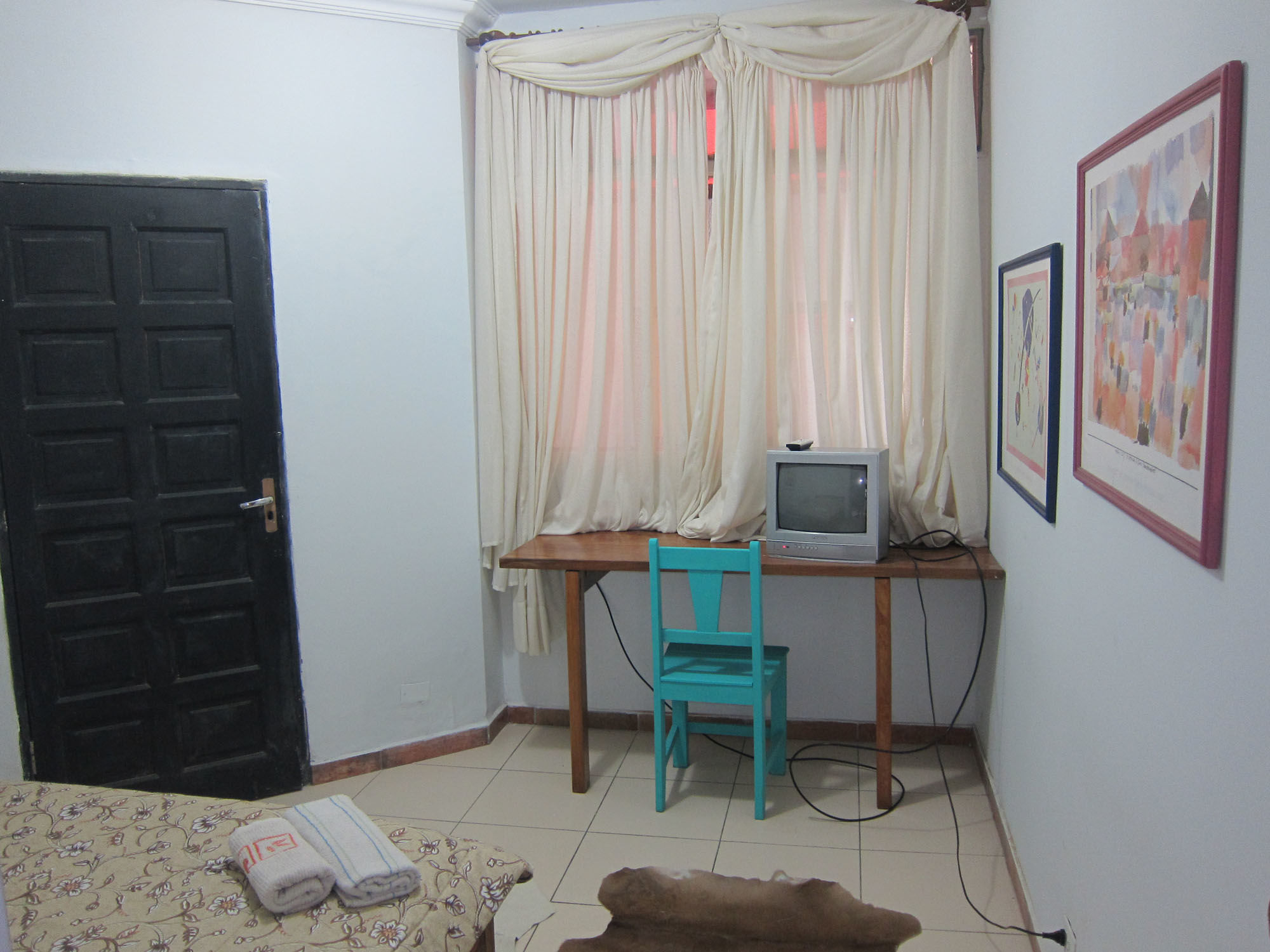 Hostal Los Aventureros Санта-Крус-де-ла-Сьерра Экстерьер фото