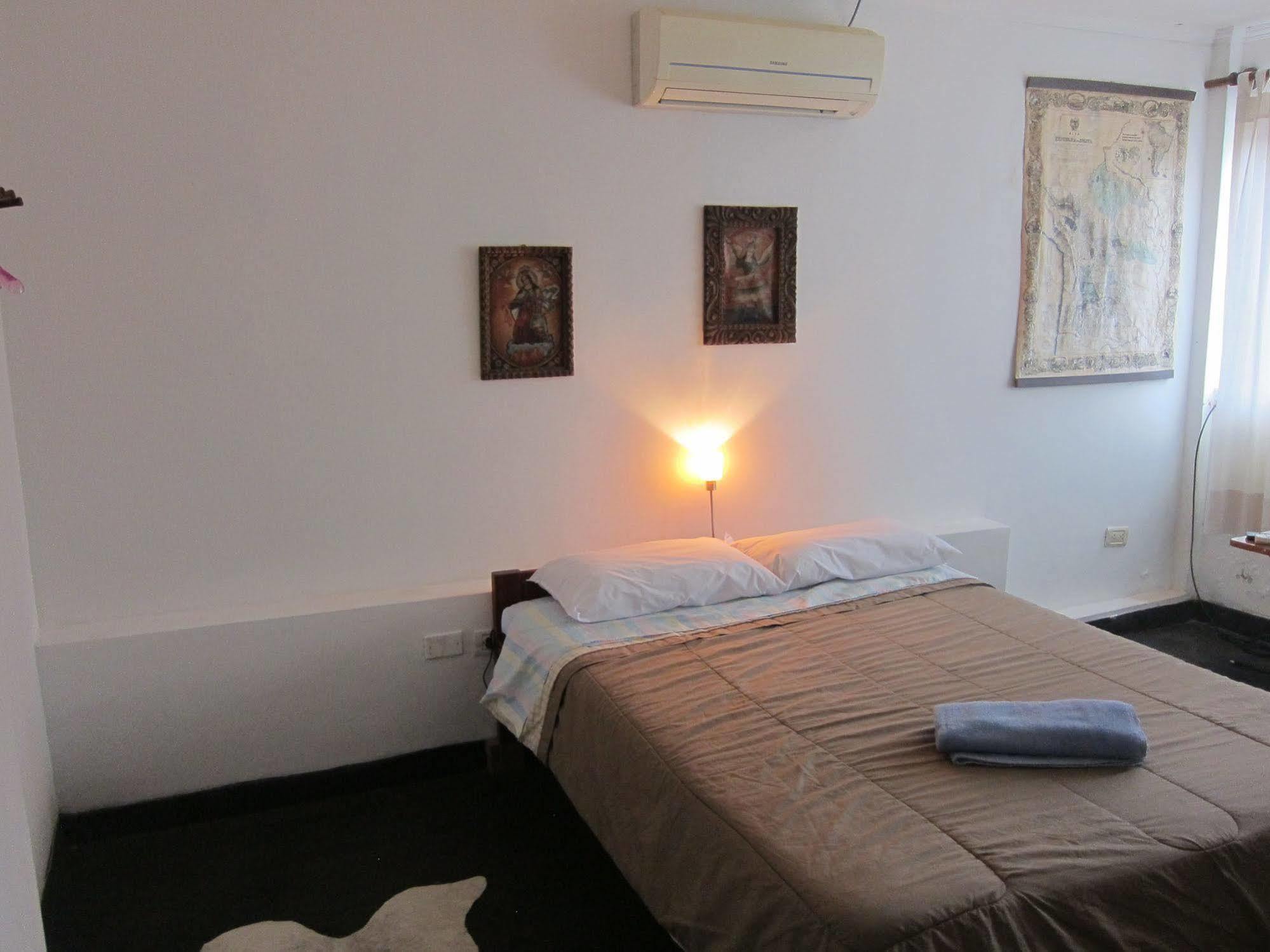 Hostal Los Aventureros Санта-Крус-де-ла-Сьерра Экстерьер фото